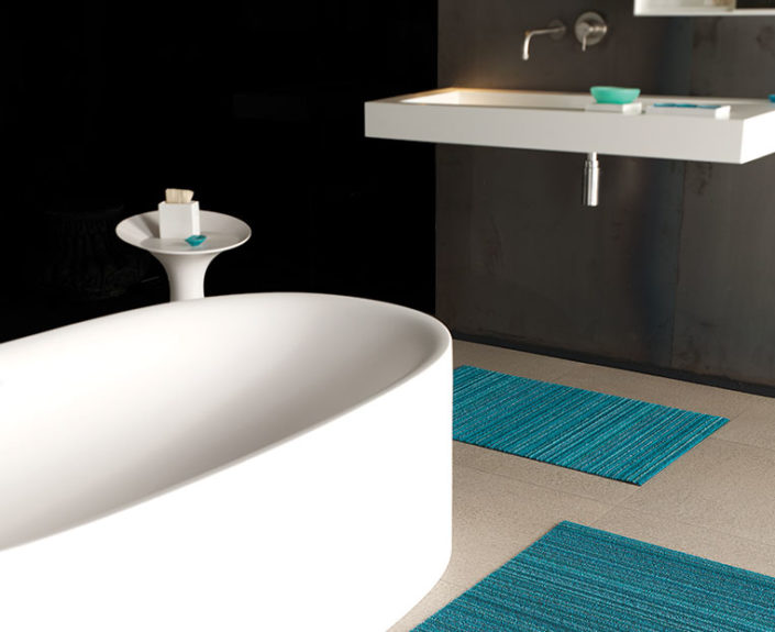 chilewich_-_shag_indoor_outdoor_mats_-_turquoise_skinny_stripe