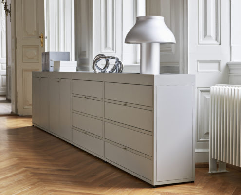 New Order Shelving System light grey_PC Table Lamp aluminum