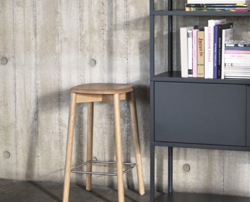 New Order comb 502 charcoal_Soft Edge 32 Bar Stool wb lacquer oak