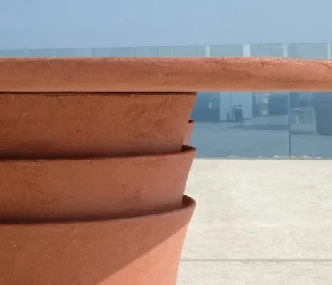 table_exterieure_terracotta_kasane_gervasoni